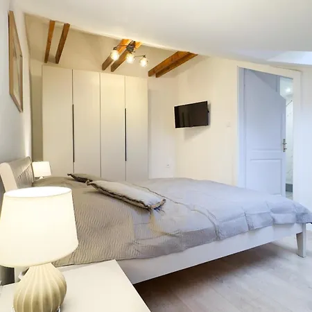 Appartamento Attic Apartment, Center Of With Private Parking Košice