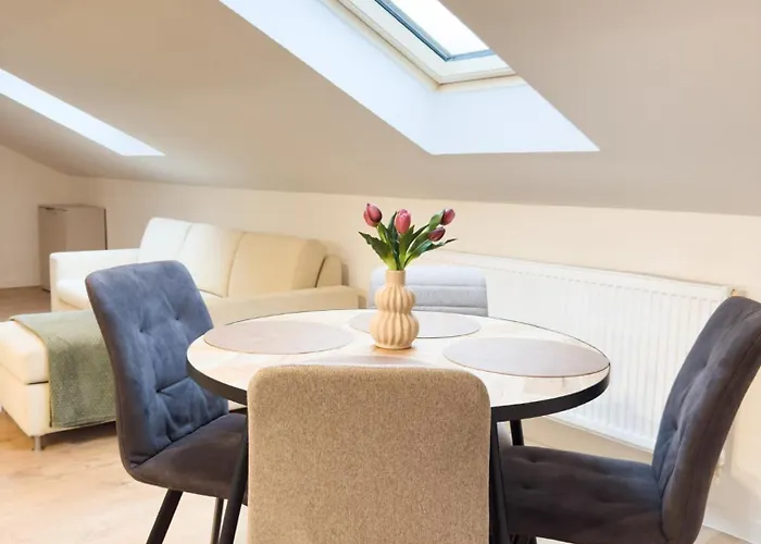 아파트 Attic Apartment, Center Of With Private Parking