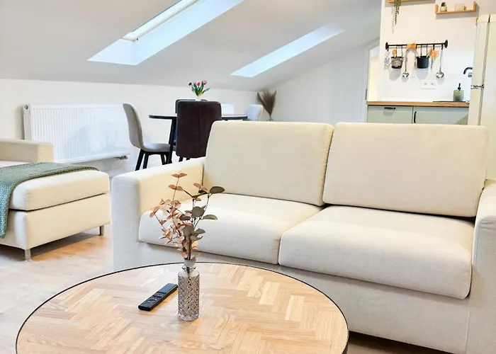 아파트 Attic Apartment, Center Of With Private Parking